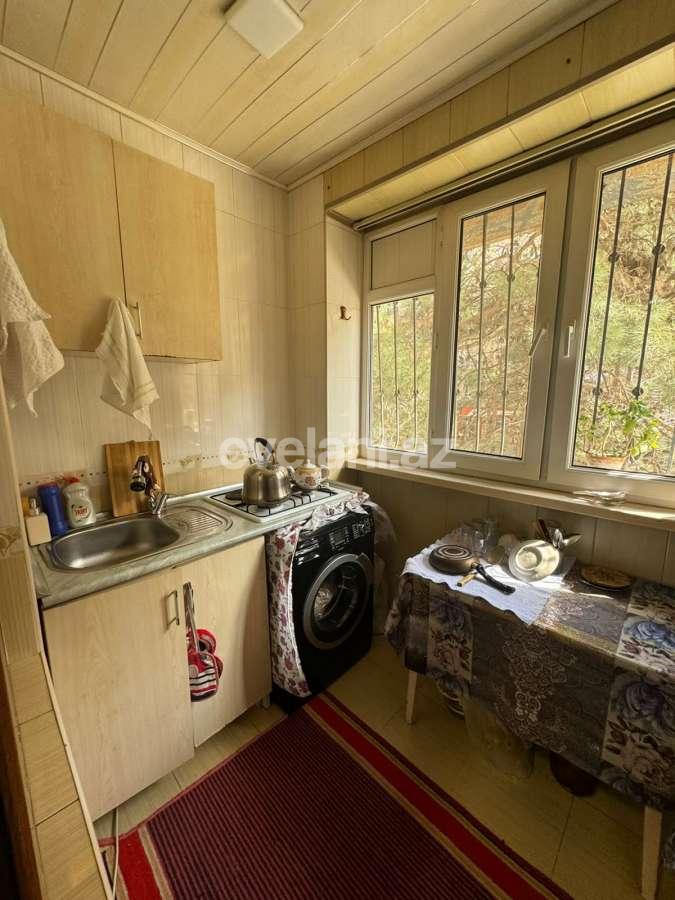 Satılır, köhnə tikili, 4 otaqlı, 82 m², Bakı, Xətai r, Əhmədli q, Əhmədli m.