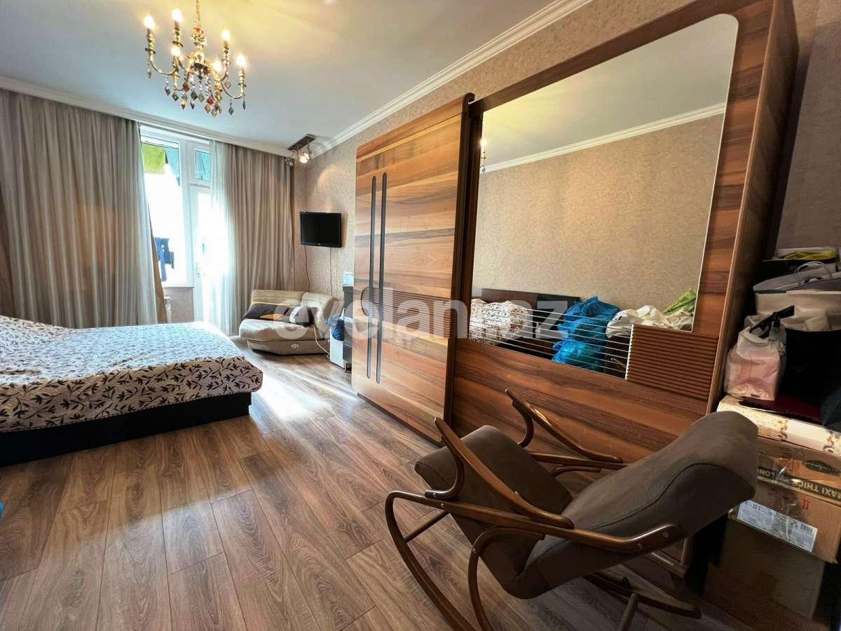 Satılır, yeni tikili, 4 otaqlı, 156 m², Bakı, Yasamal r, Elmlər Akademiyası m.