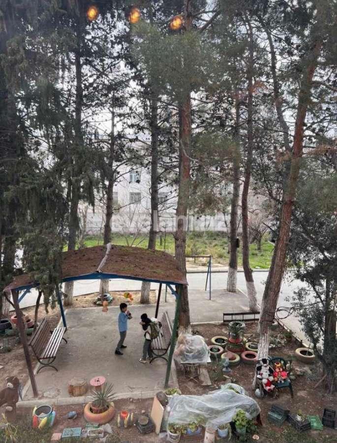 Satılır, köhnə tikili, 2 otaqlı, 55 m², Bakı, Nəsimi r, 4-cü mikrorayon q, Memar Əcəmi m.