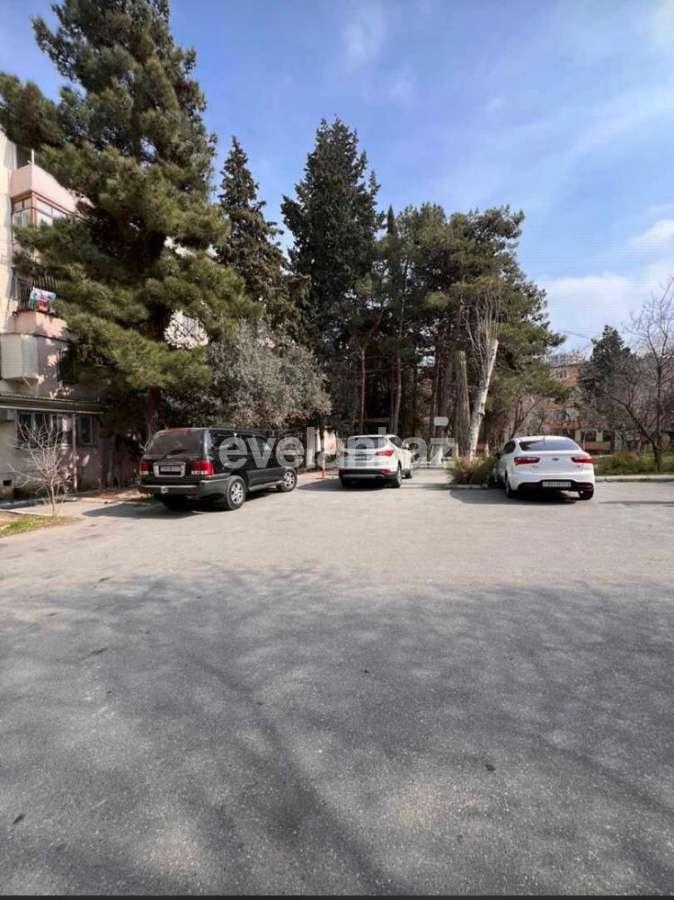 Satılır, köhnə tikili, 2 otaqlı, 55 m², Bakı, Nəsimi r, 4-cü mikrorayon q, Memar Əcəmi m.