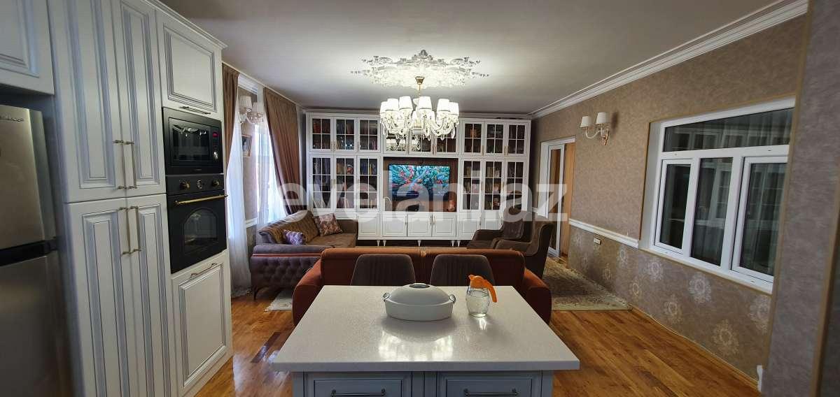 Продаётся, вторичка, 6-комнаты, 150 m², Гянджа