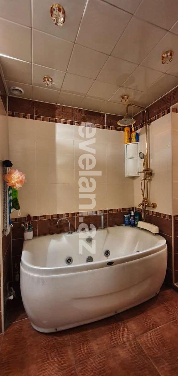 Продаётся, вторичка, 6-комнаты, 150 m², Гянджа