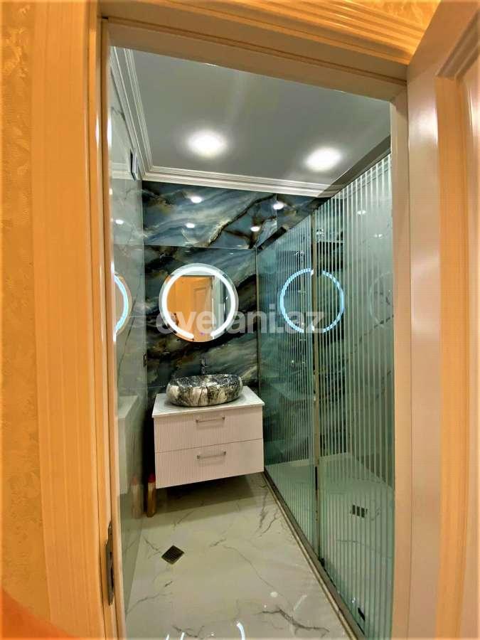 Satılır, yeni tikili, 3 otaqlı, 125 m², Bakı, Nizami r, Qara Qarayev m.