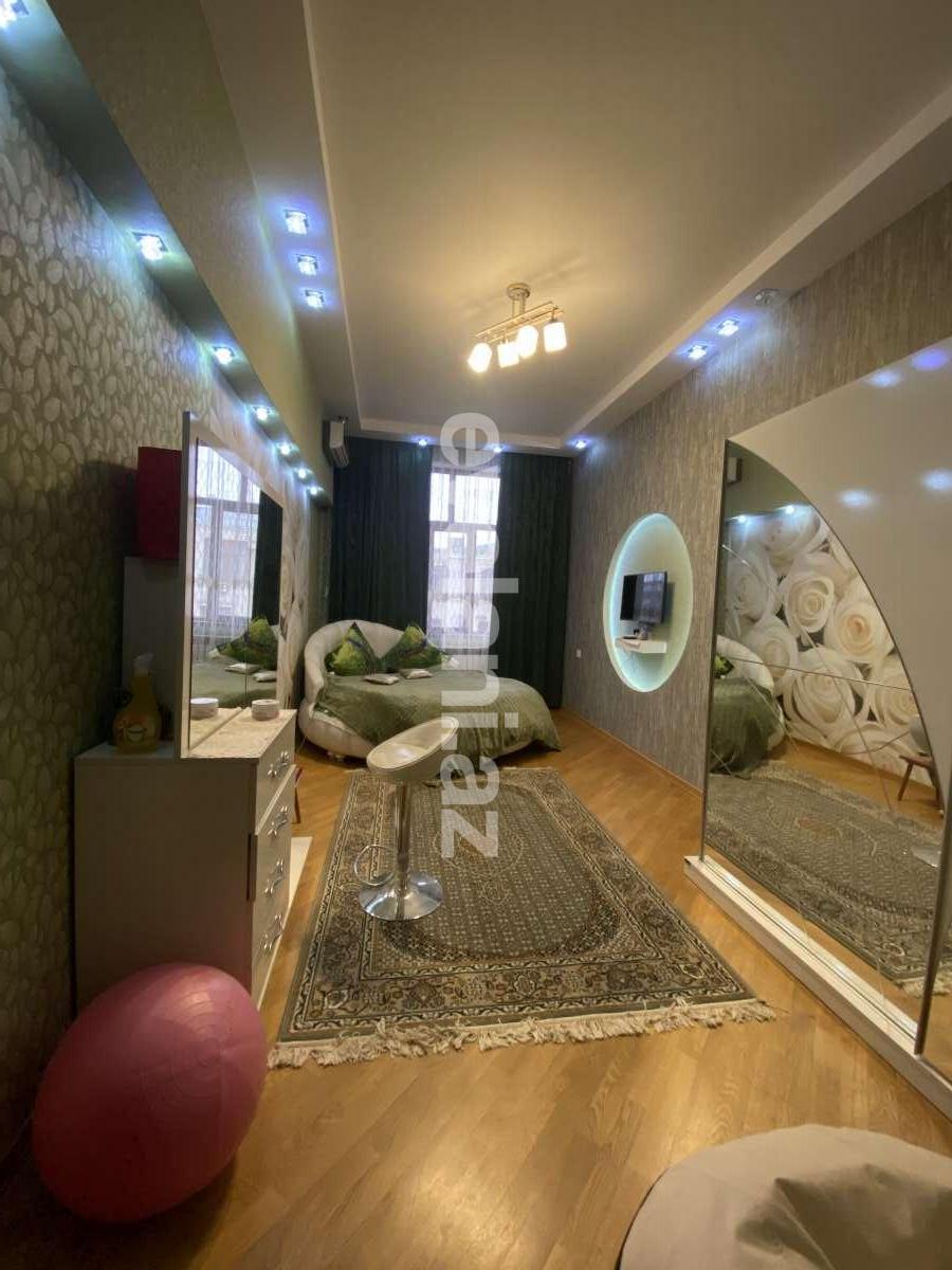 Satılır, yeni tikili, 3 otaqlı, 130 m², Bakı, Nəsimi r, 28 may m.