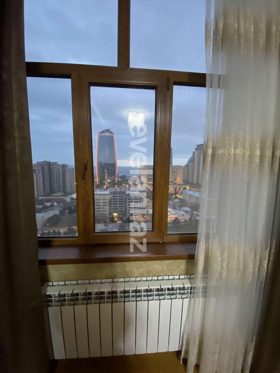 Satılır, yeni tikili, 3 otaqlı, 130 m², Bakı, Nəsimi r, 28 may m.