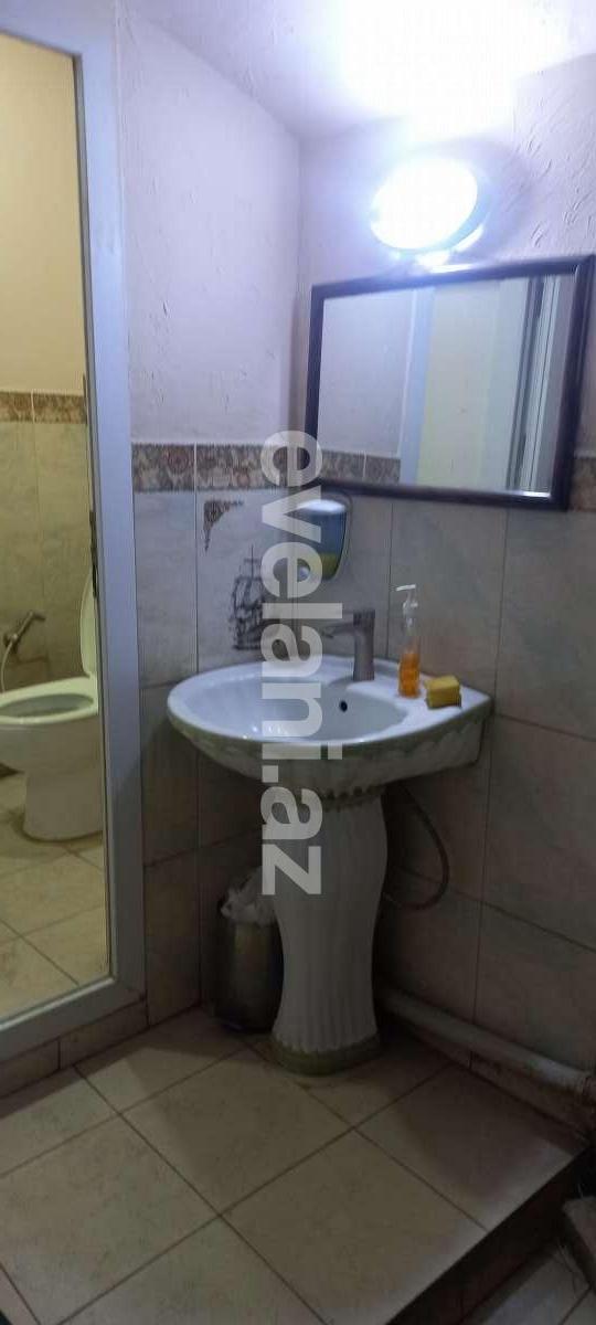 Satılır, köhnə tikili, 2 otaqlı, 65 m², Bakı, Səbail r, İçəri Şəhər m.