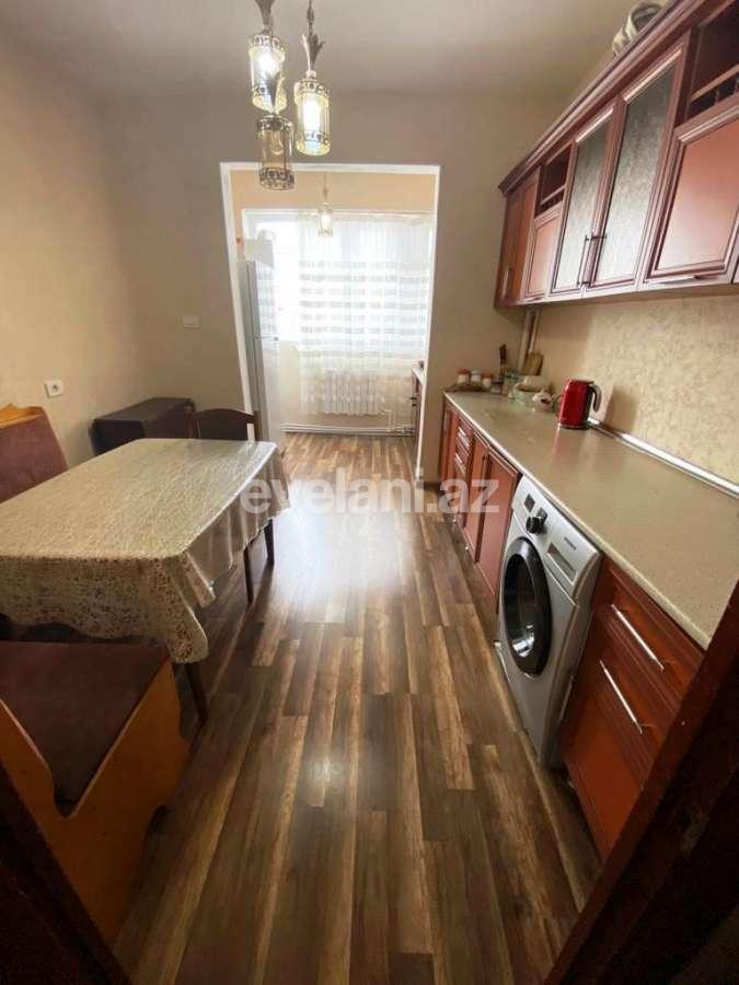 Satılır, köhnə tikili, 3 otaqlı, 75 m², Bakı, Suraxanı r, Massiv A q.