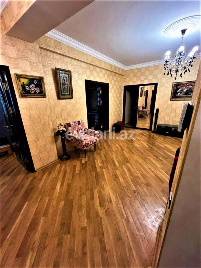Kirayə verilir, yeni tikili, 3 otaqlı, 135 m², Bakı, Nizami r.