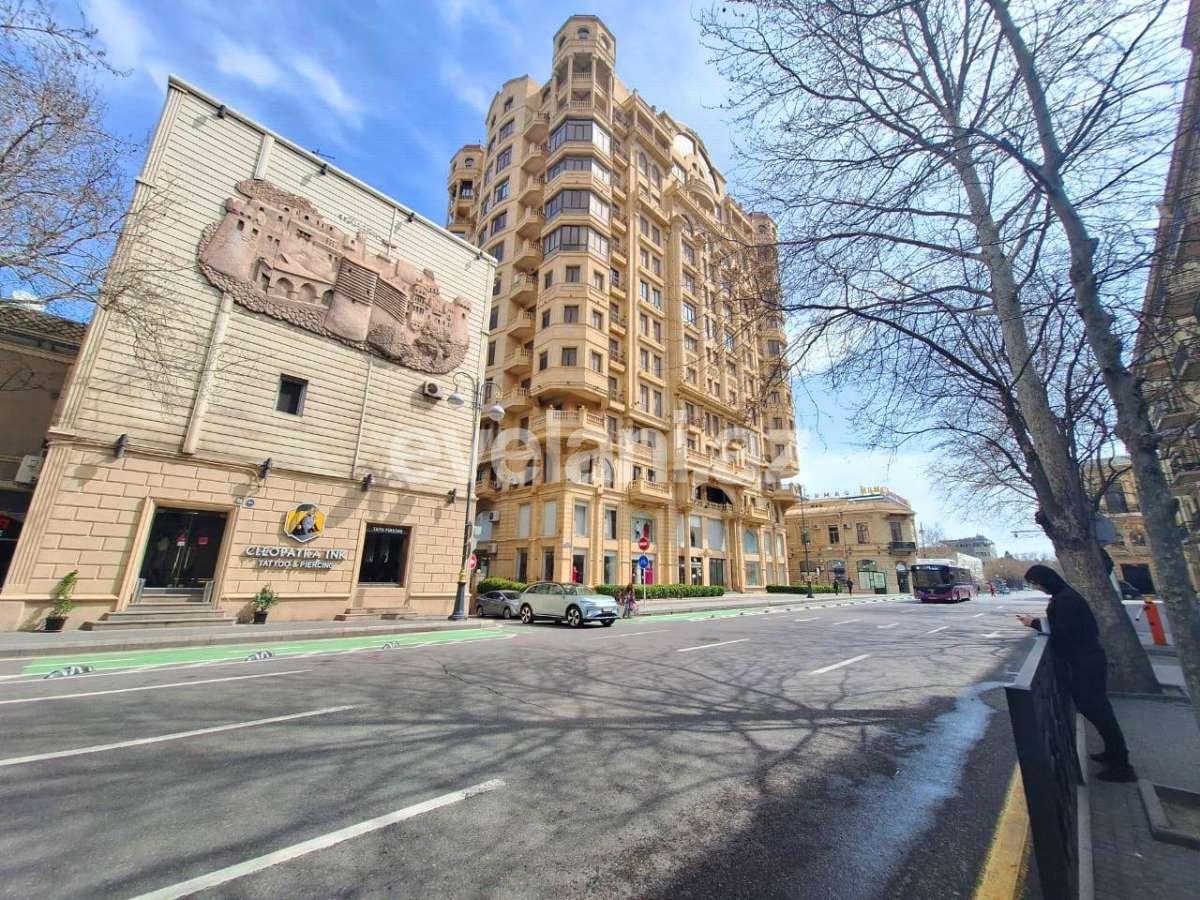 Satılır, yeni tikili, 3 otaqlı, 205 m², Bakı, Səbail r, İçəri Şəhər m.