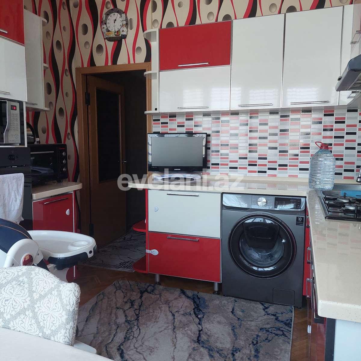 Satılır, köhnə tikili, 4 otaqlı, 100 m², Bakı, Xətai r, Əhmədli m.