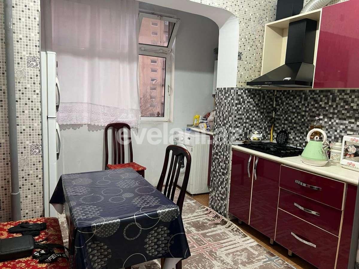 Satılır, köhnə tikili, 2 otaqlı, 68 m², Bakı, Binəqədi r, 6-cı mikrorayon q.
