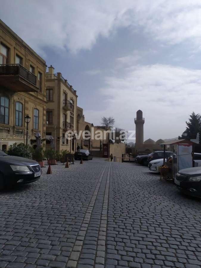 Satılır, köhnə tikili, 3 otaqlı, 60 m², Bakı, Səbail r, İçəri Şəhər m.