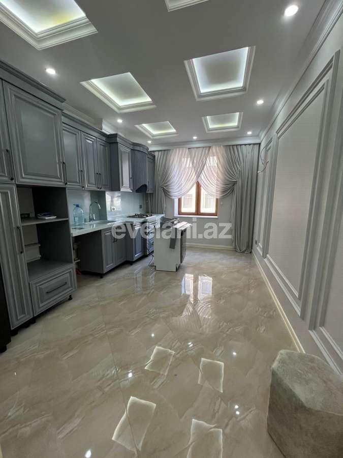 Satılır, köhnə tikili, 3 otaqlı, 120000 m²