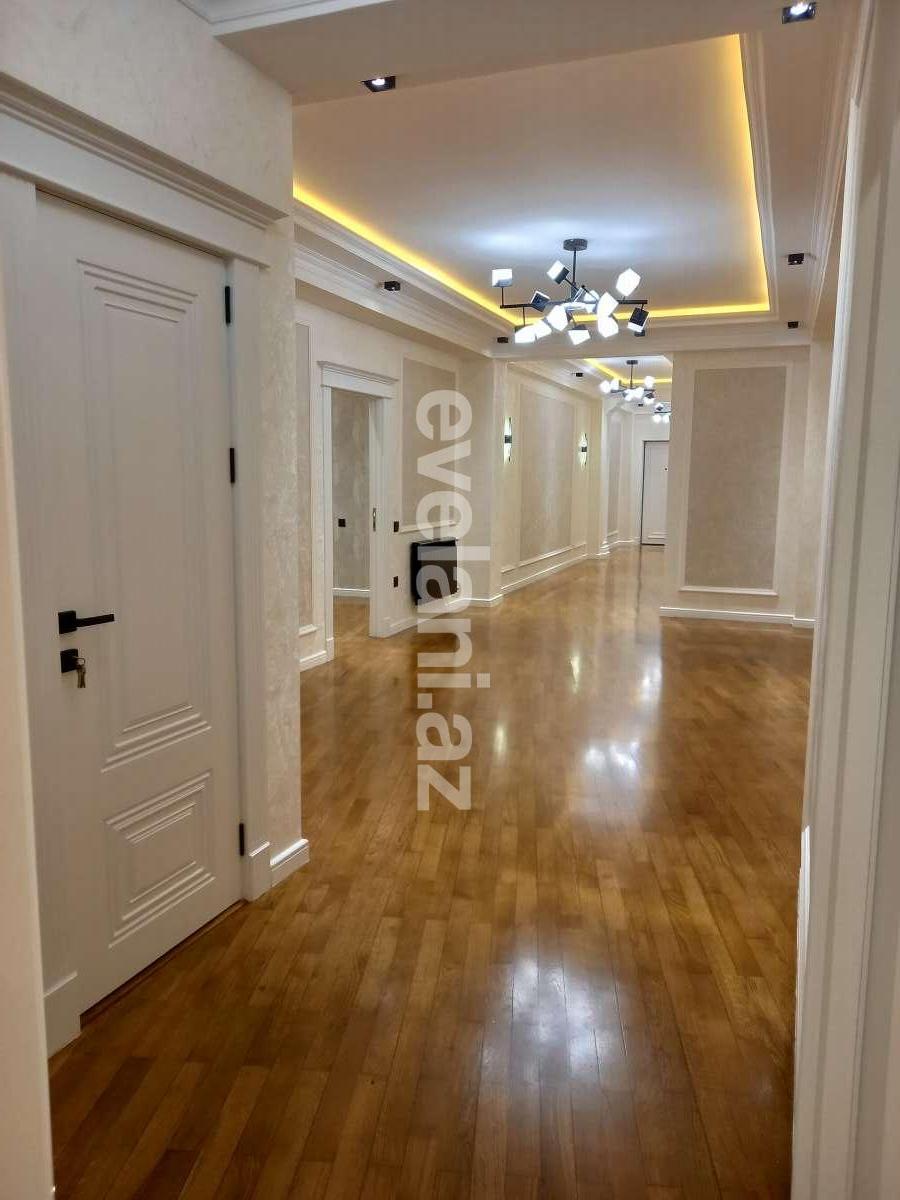 Satılır, yeni tikili, 4 otaqlı, 200 m², Bakı, Binəqədi r, 8-ci mikrorayon q.