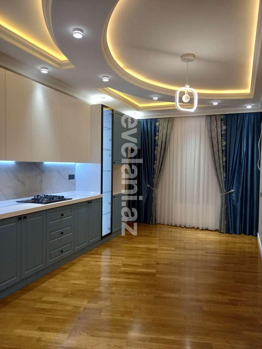 Satılır, yeni tikili, 4 otaqlı, 200 m², Bakı, Binəqədi r, 8-ci mikrorayon q.