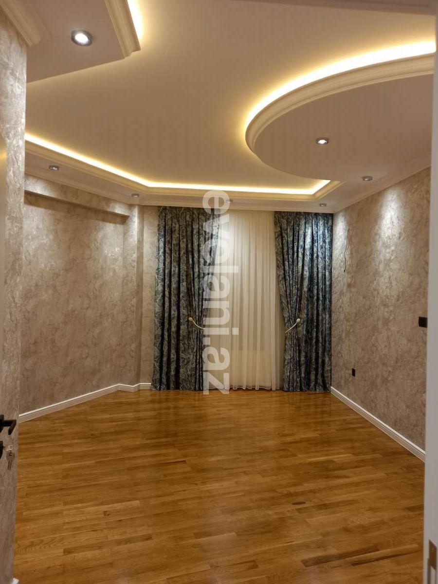 Satılır, yeni tikili, 4 otaqlı, 200 m², Bakı, Binəqədi r, 8-ci mikrorayon q.