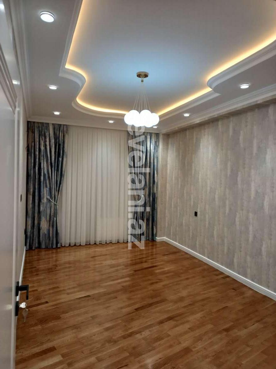 Satılır, yeni tikili, 4 otaqlı, 200 m², Bakı, Binəqədi r, 8-ci mikrorayon q.