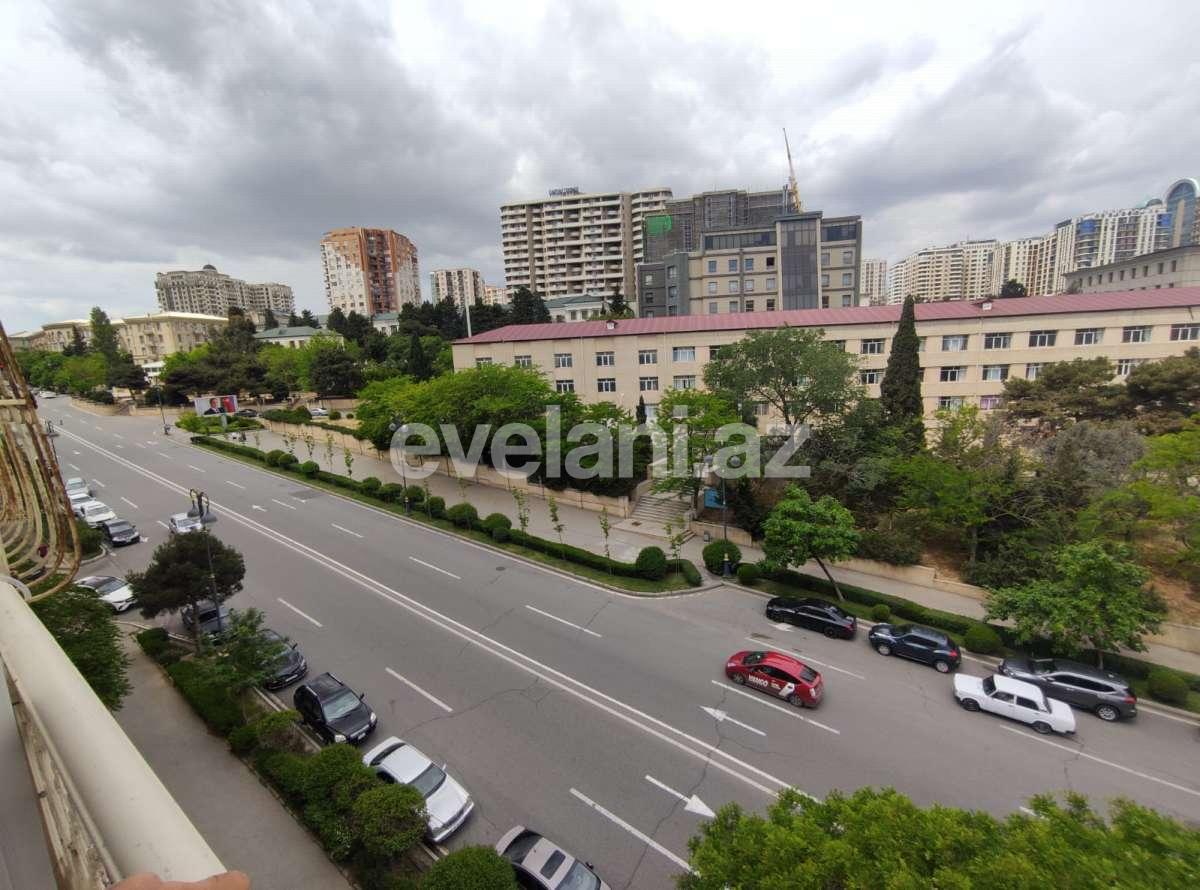 Satılır, köhnə tikili, 3 otaqlı, 80 m², Bakı, Yasamal r, Yasamal q, Elmlər Akademiyası m.