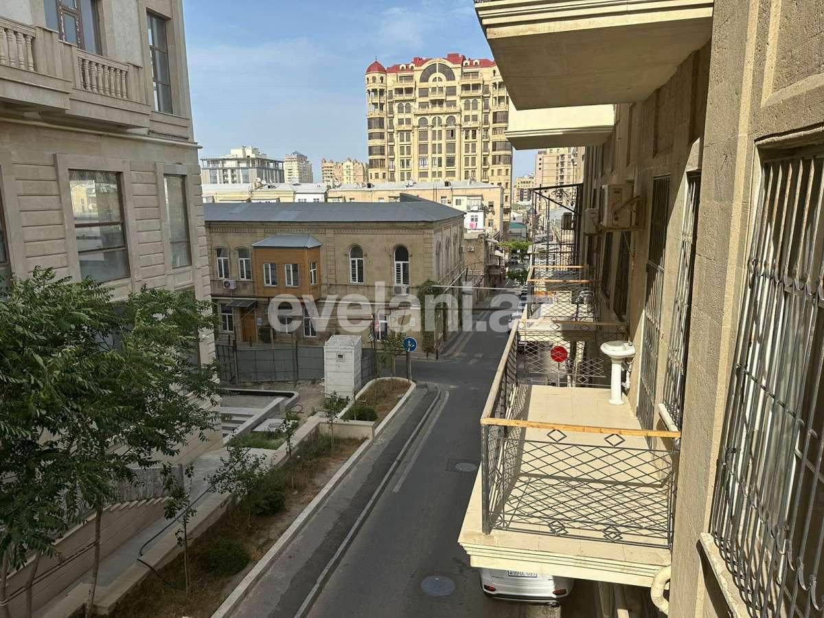 Satılır, köhnə tikili, 5 otaqlı, 180 m², Bakı, Səbail r.