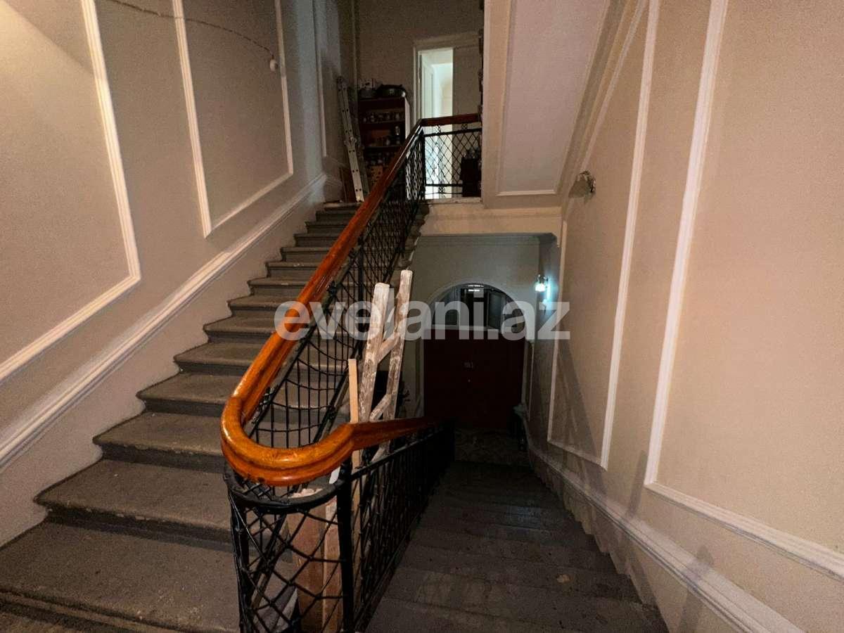 Satılır, köhnə tikili, 5 otaqlı, 180 m², Bakı, Səbail r.