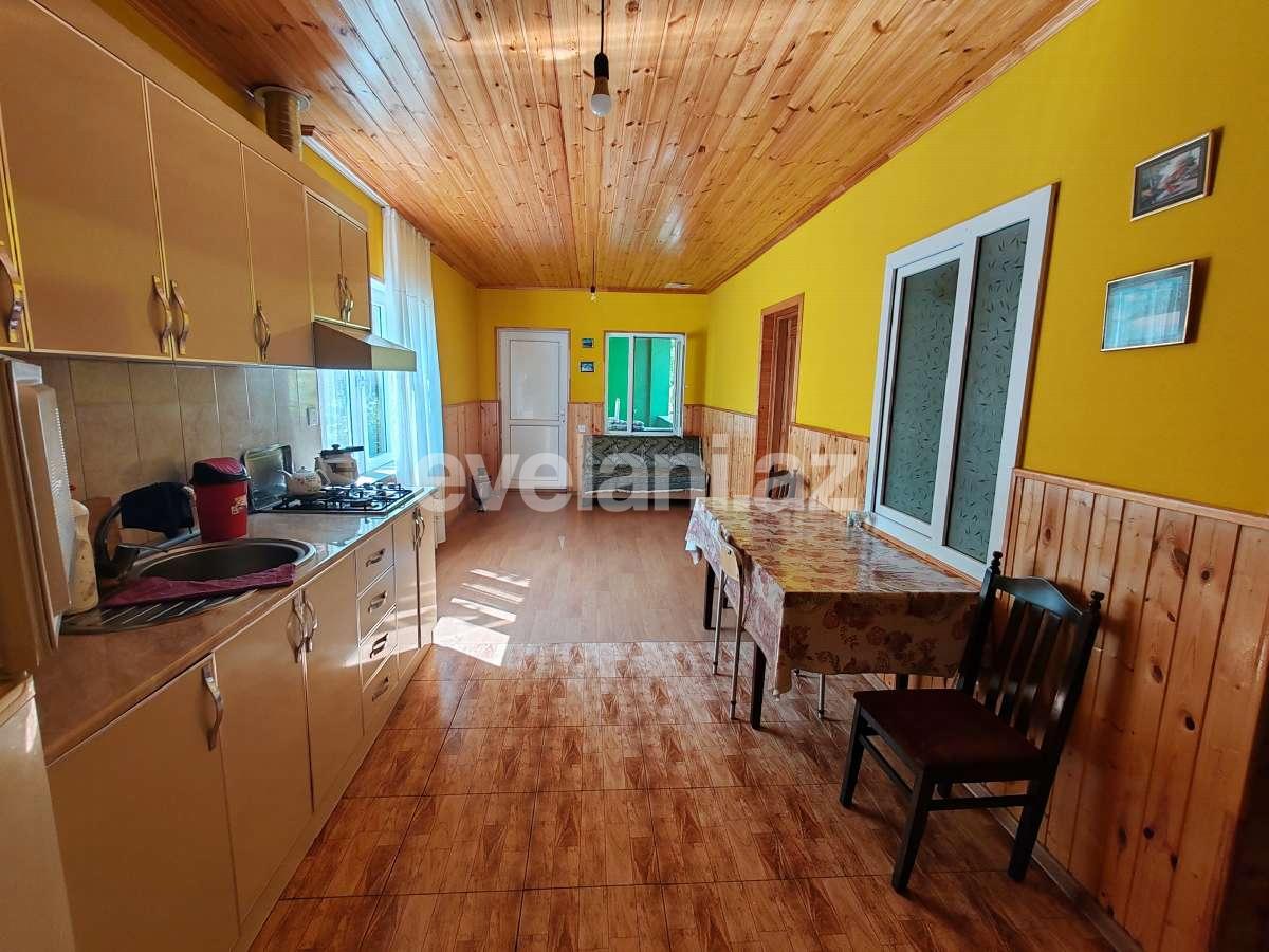 Kirayə verilir, həyət evi / bağ, 3 otaqlı, 180 m², Qəbələ