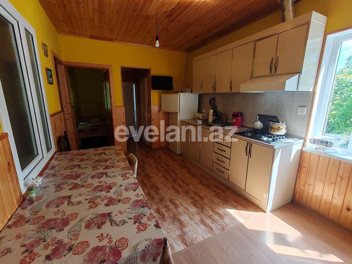 Kirayə verilir, həyət evi / bağ, 3 otaqlı, 180 m², Qəbələ