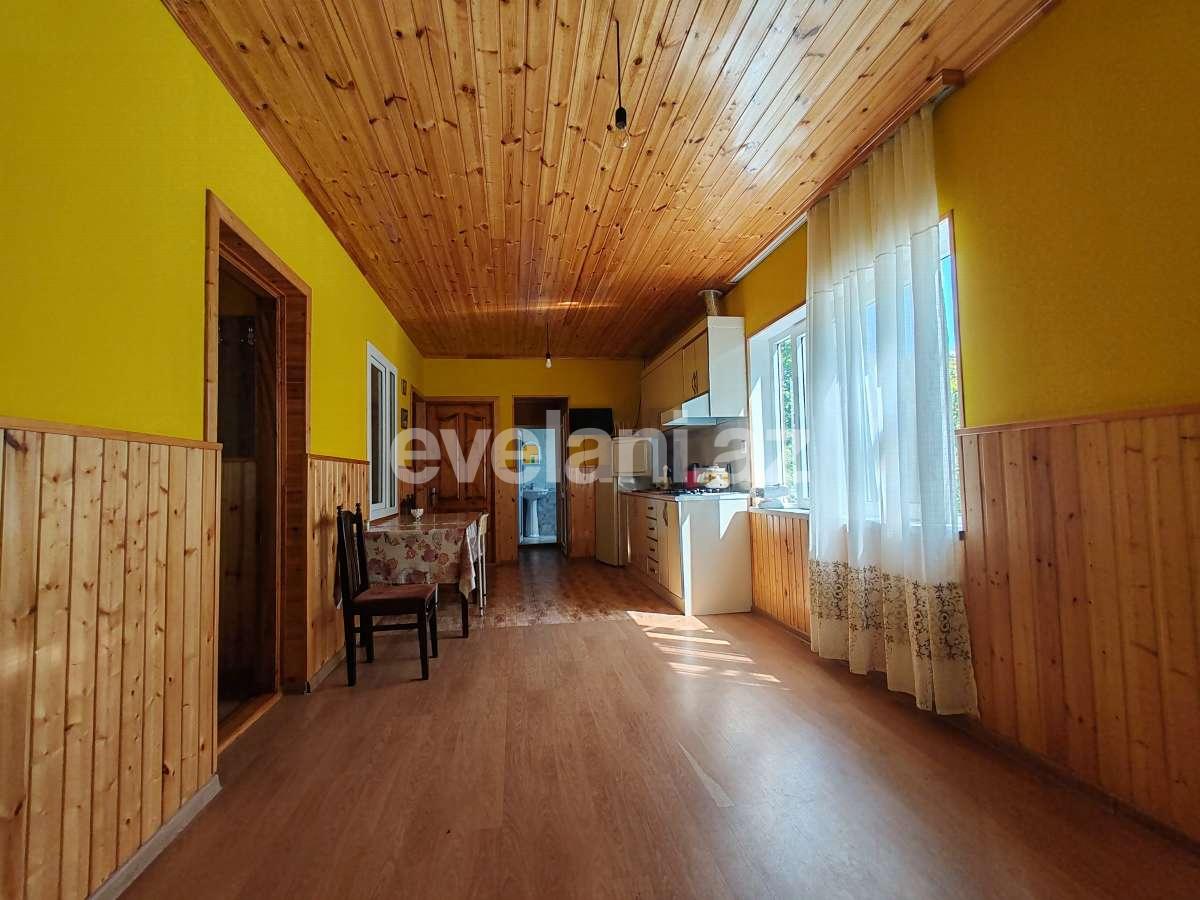 Kirayə verilir, həyət evi / bağ, 3 otaqlı, 180 m², Qəbələ