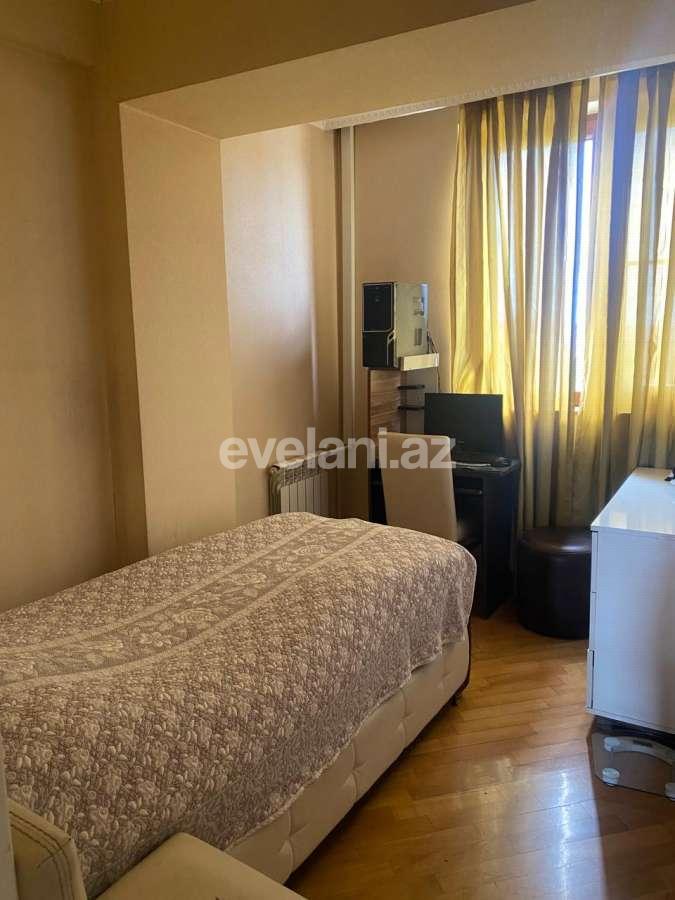 Satılır, köhnə tikili, 3 otaqlı, 52 m², Bakı, Binəqədi r, 8-ci mikrorayon q.