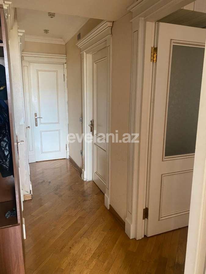 Satılır, köhnə tikili, 3 otaqlı, 52 m², Bakı, Binəqədi r, 8-ci mikrorayon q.
