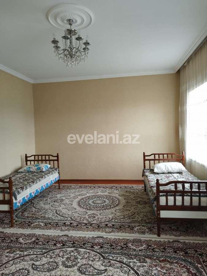 Kirayə verilir, həyət evi / bağ, 3 otaqlı, 240 m², Quba