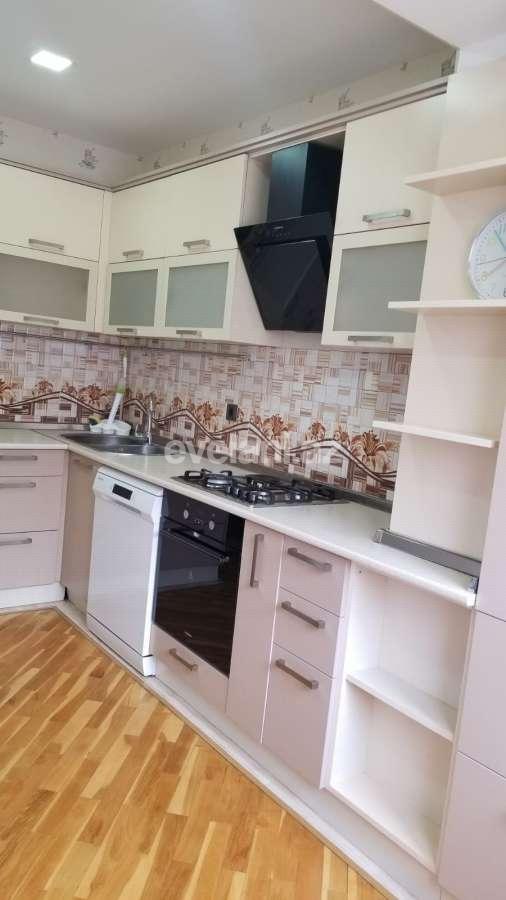 Kirayə verilir, köhnə tikili, 2 otaqlı, 65 m², Bakı, Səbail r, Badamdar q.