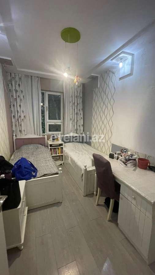 Satılır, köhnə tikili, 3 otaqlı, 80 m², Bakı, Nəsimi r, 4-cü mikrorayon q.