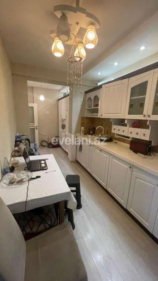 Satılır, köhnə tikili, 3 otaqlı, 80 m², Bakı, Nəsimi r, 4-cü mikrorayon q.
