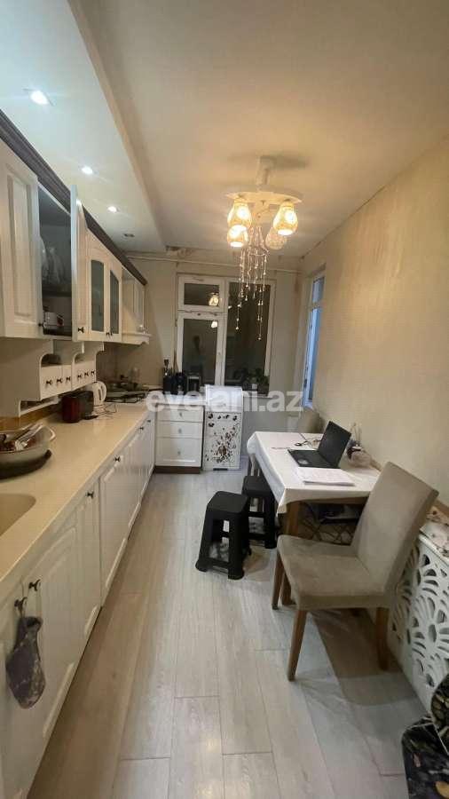 Satılır, köhnə tikili, 3 otaqlı, 80 m², Bakı, Nəsimi r, 4-cü mikrorayon q.