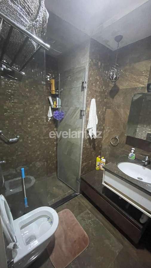 Satılır, köhnə tikili, 3 otaqlı, 80 m², Bakı, Nəsimi r, 4-cü mikrorayon q.