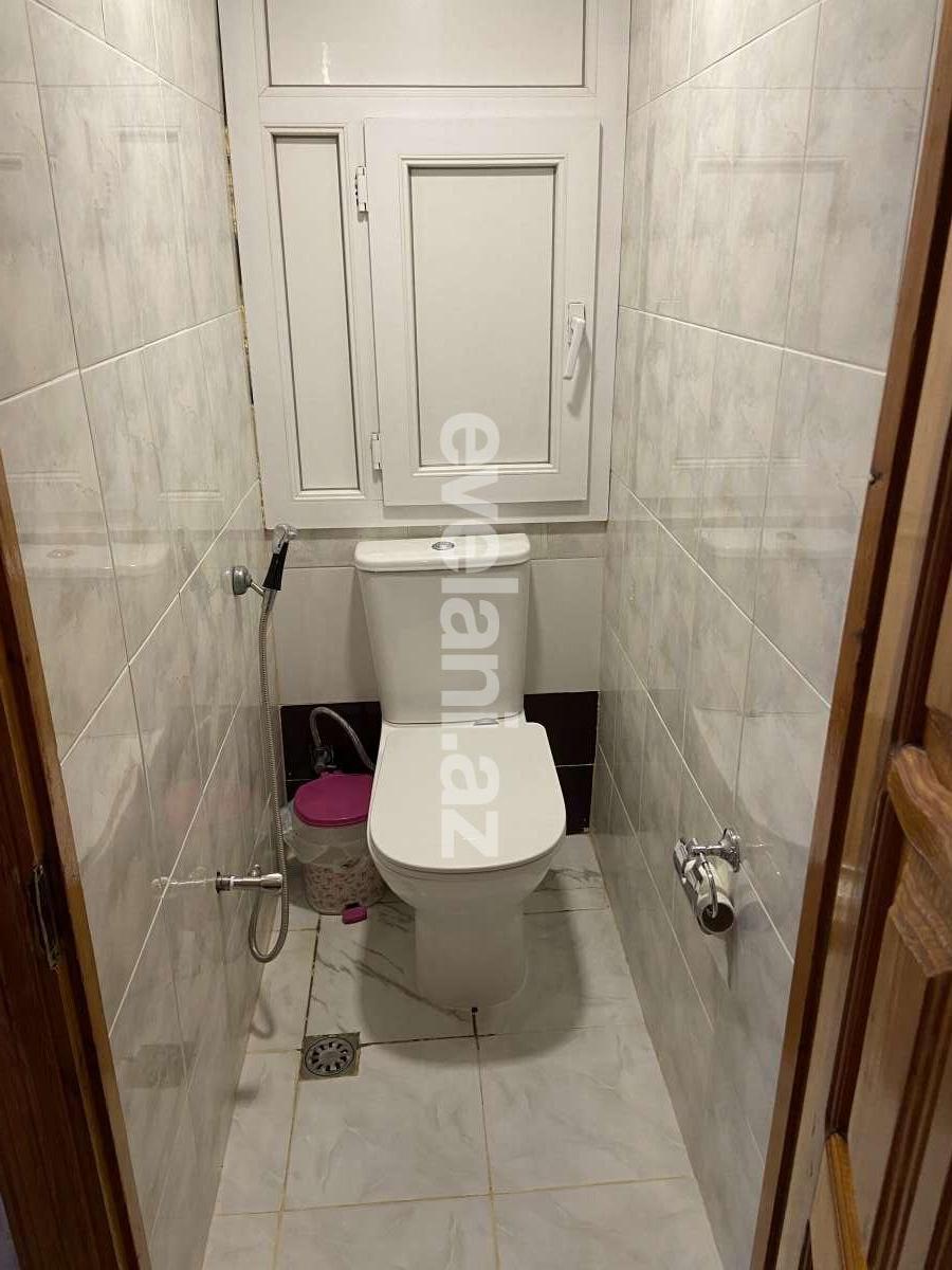 Satılır, köhnə tikili, 3 otaqlı, 70 m², Bakı, Suraxanı r, Massiv D q.