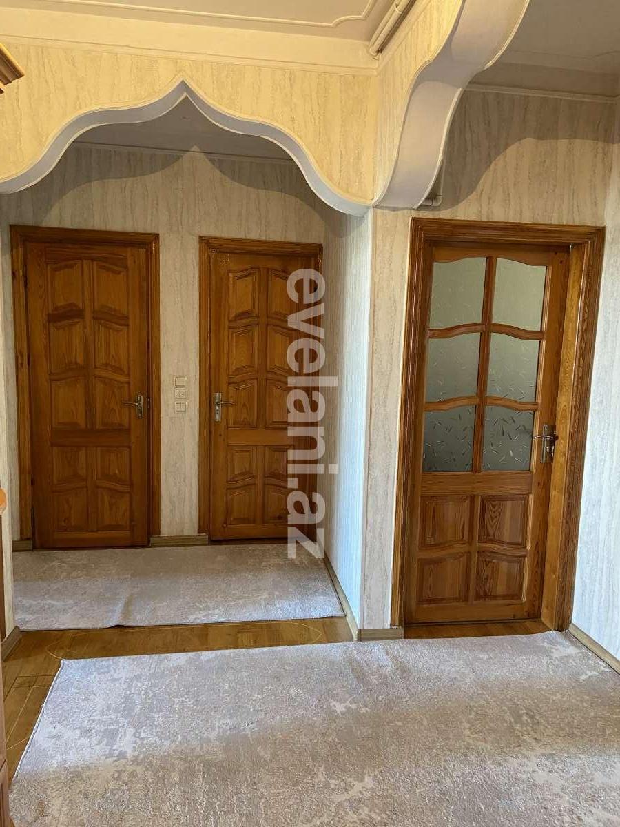Satılır, köhnə tikili, 3 otaqlı, 70 m², Bakı, Suraxanı r, Massiv D q.