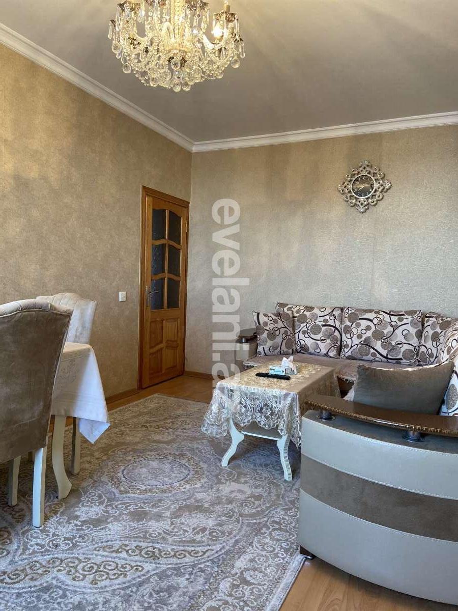 Satılır, köhnə tikili, 3 otaqlı, 70 m², Bakı, Suraxanı r, Massiv D q.
