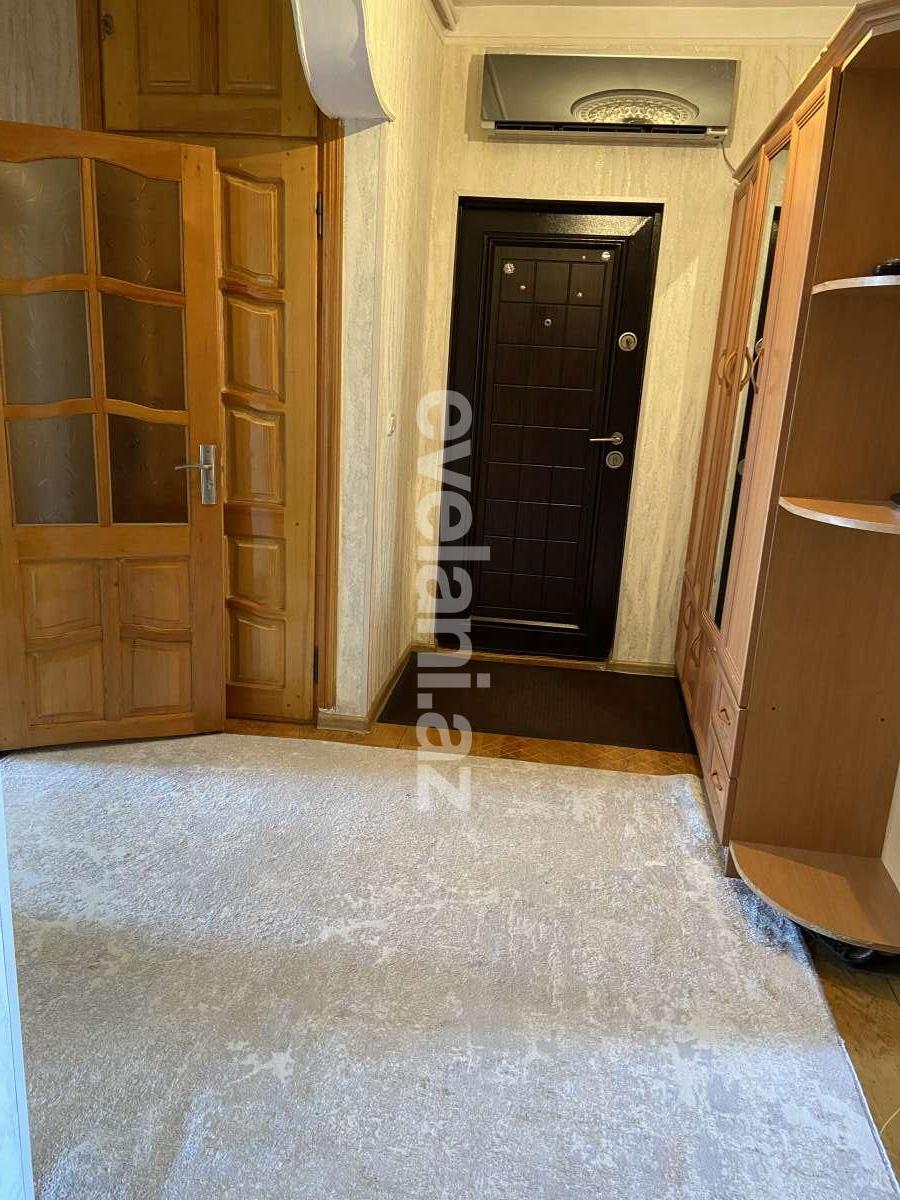Satılır, köhnə tikili, 3 otaqlı, 70 m², Bakı, Suraxanı r, Massiv D q.
