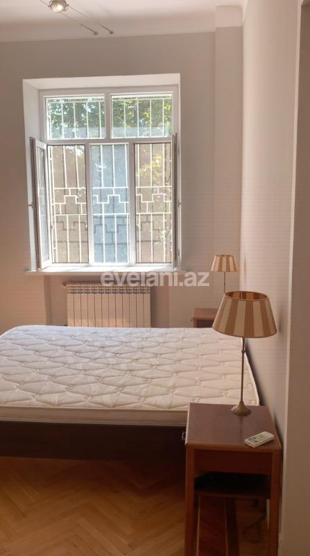 Satılır, köhnə tikili, 5 otaqlı, 145 m², Səbail r.