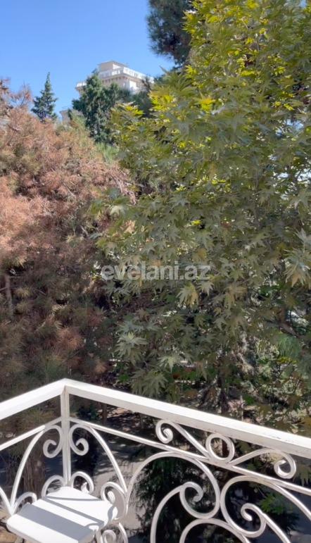 Satılır, köhnə tikili, 5 otaqlı, 145 m², Səbail r.