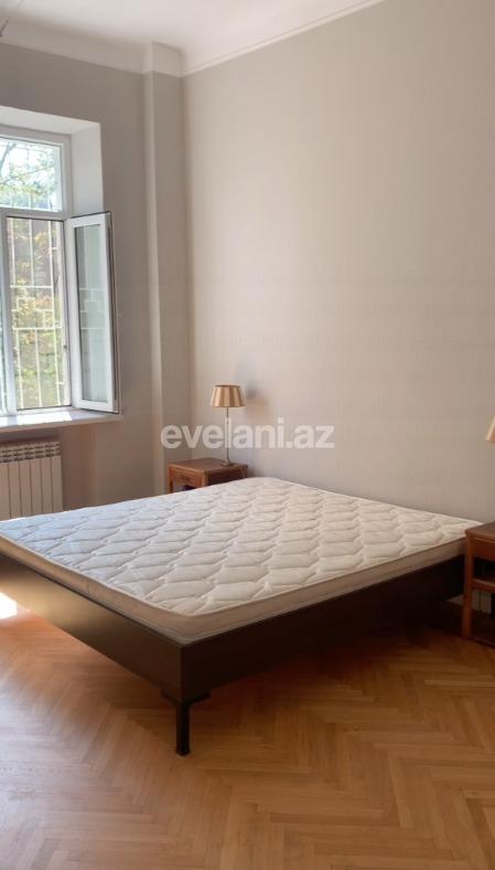 Satılır, köhnə tikili, 5 otaqlı, 145 m², Səbail r.