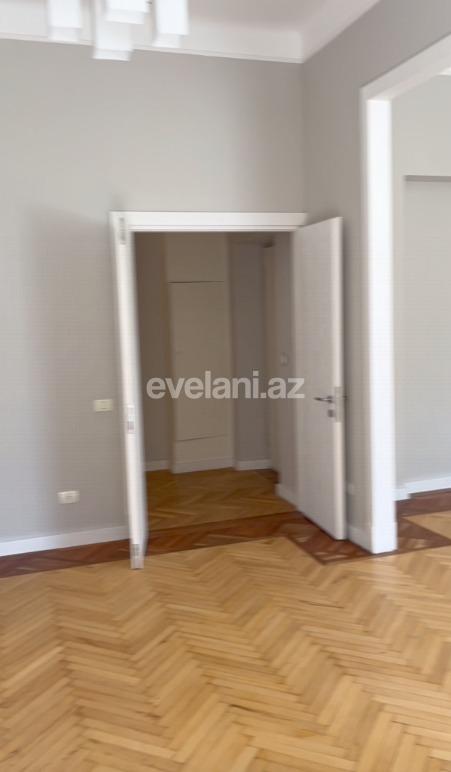 Satılır, köhnə tikili, 5 otaqlı, 145 m², Səbail r.