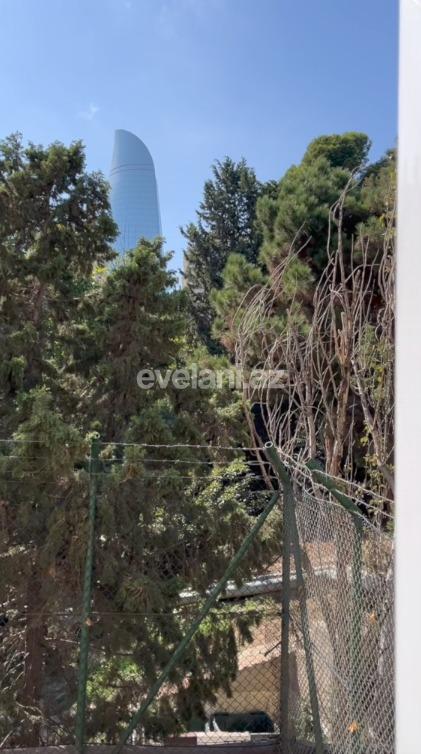 Satılır, köhnə tikili, 5 otaqlı, 145 m², Səbail r.