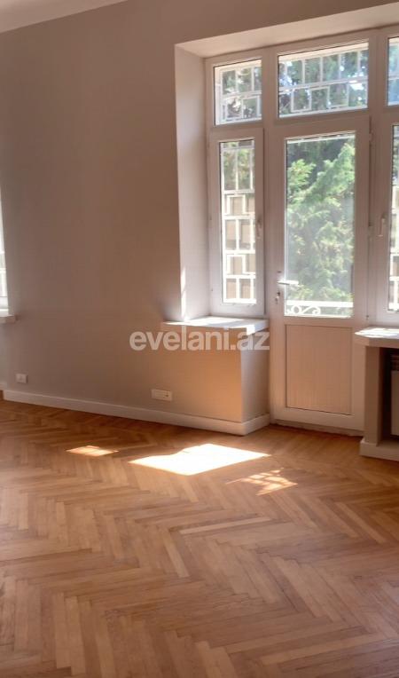 Satılır, köhnə tikili, 5 otaqlı, 145 m², Səbail r.