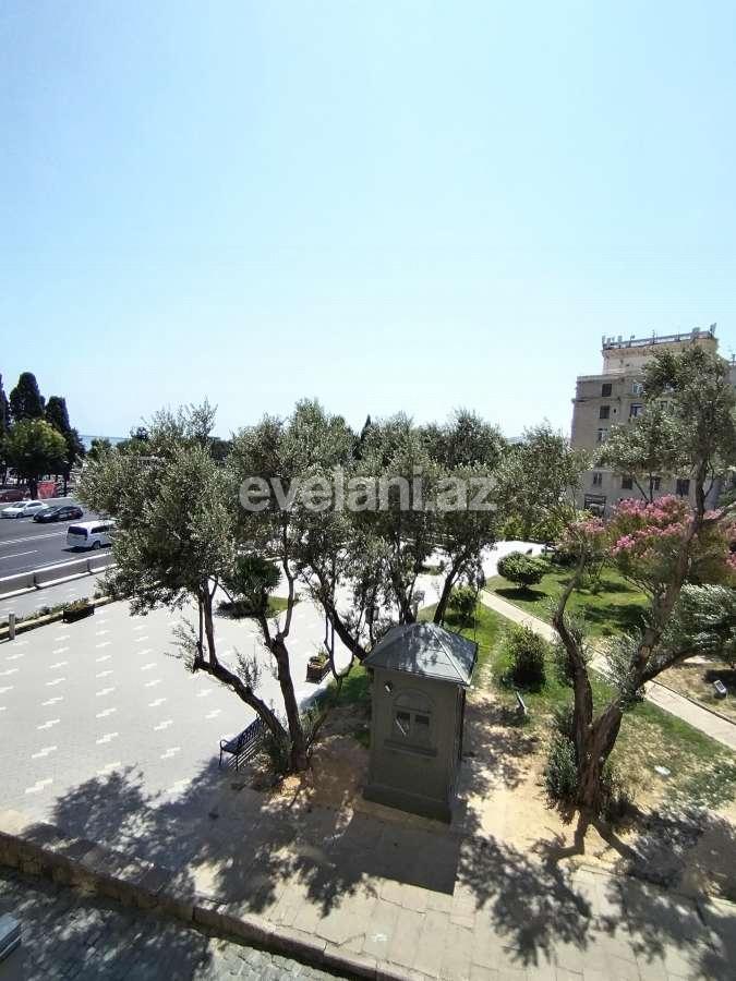 Satılır, köhnə tikili, 4 otaqlı, 100 m², Bakı, Səbail r, İçəri Şəhər m.