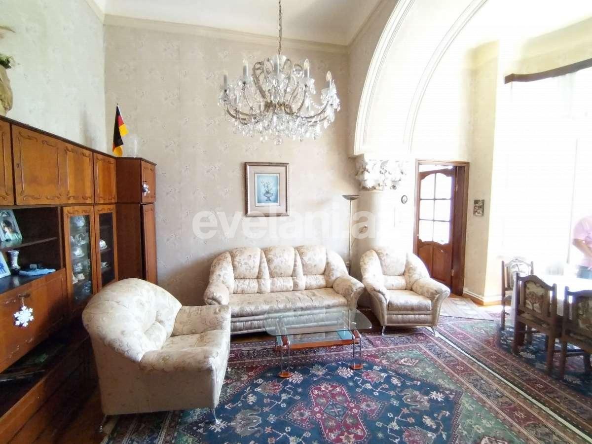 Satılır, köhnə tikili, 4 otaqlı, 100 m², Bakı, Səbail r, İçəri Şəhər m.