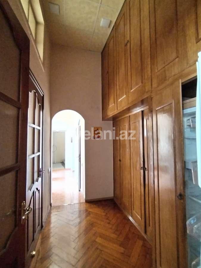 Satılır, köhnə tikili, 4 otaqlı, 100 m², Bakı, Səbail r, İçəri Şəhər m.