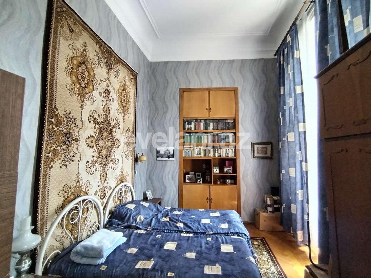 Satılır, köhnə tikili, 4 otaqlı, 100 m², Bakı, Səbail r, İçəri Şəhər m.