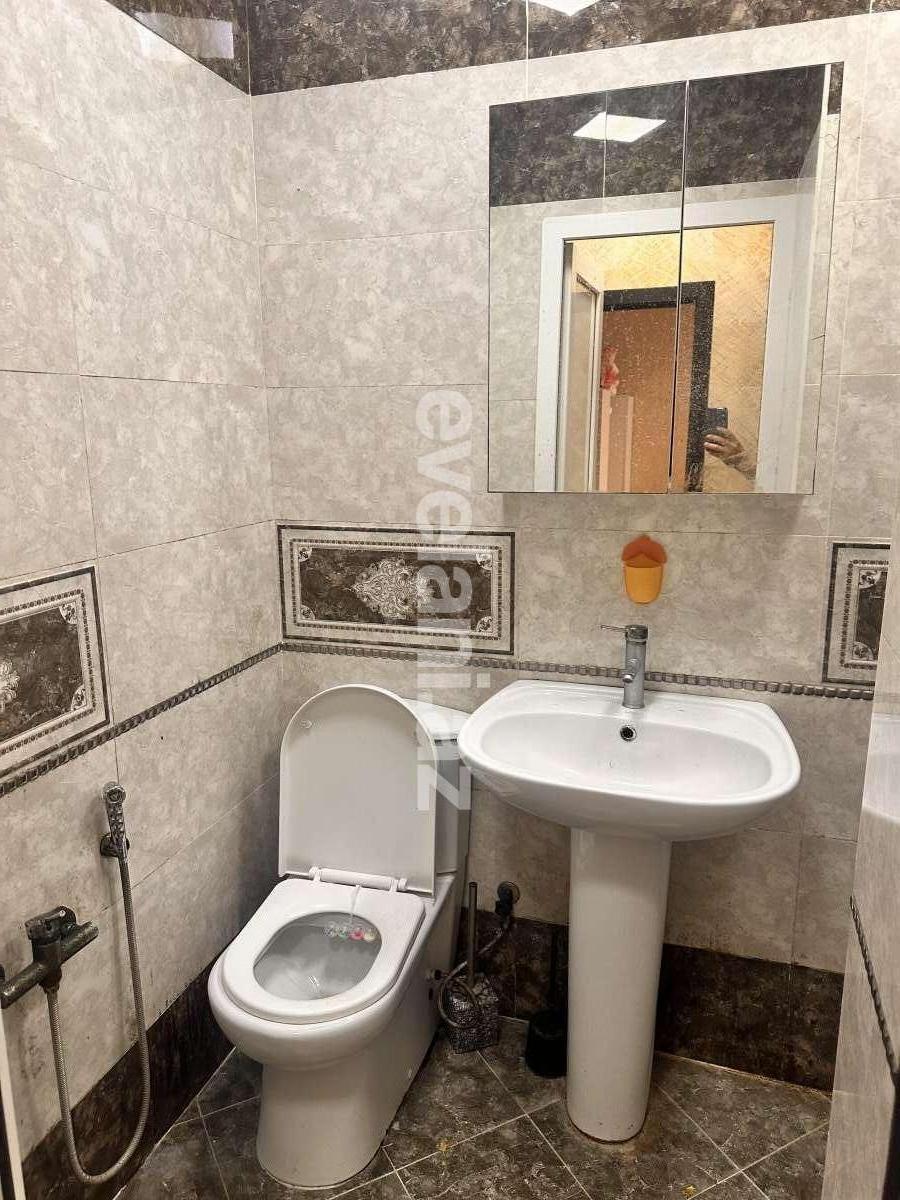 Satılır, köhnə tikili, 1 otaqlı, 30 m², Bakı, Nəsimi r, 4-cü mikrorayon q, Memar Əcəmi m.